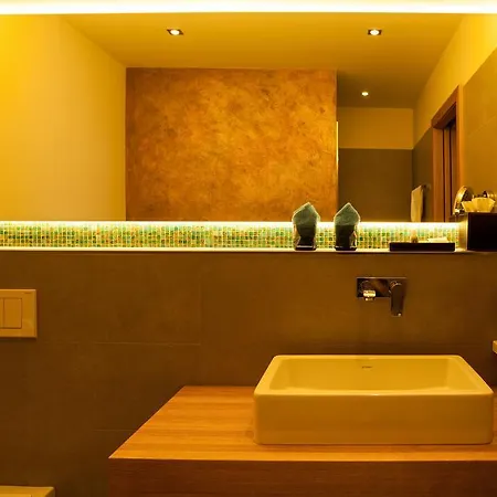 מלון Lederer Boutique קפרון