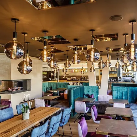 Lederer Boutique מלון 4*