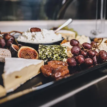 Lederer Boutique מלון קפרון