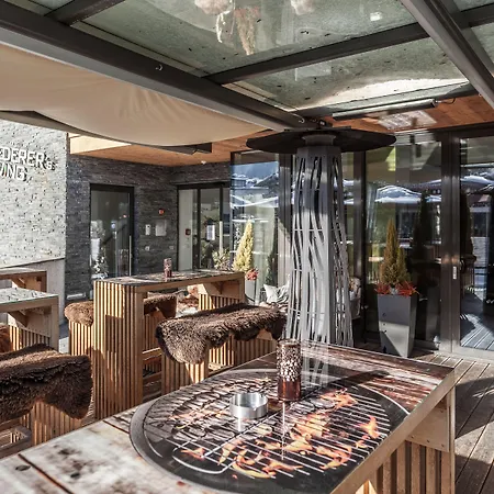 Lederer Boutique 4* קפרון