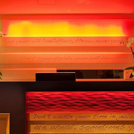 Lederer Boutique מלון 4*